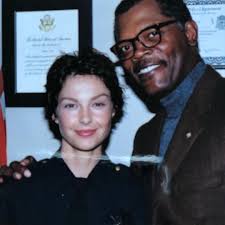 So my final category in #thelifechangingmagicoftidyingup has been  photographs. Last April, of course, I did my entire house including the  basement. This March I did the attic. And now I have sorted