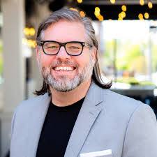 Anna Cable's Instagram, Twitter & Facebook