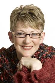 Cari Clement's Instagram, Twitter & Facebook