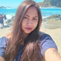 Melanie Bustos's Instagram, Twitter & Facebook