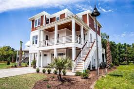 But after 15 years of living in windsor, the vero beach, florida, couple hoped for a new house that would not only provide comfort and encourage relaxation but also offer something they'd been missing out on: Florida House Style Decor Guide What Is A Florida Style Home Home Stratosphere