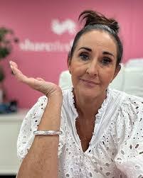 Lisa Creese's Instagram, Twitter & Facebook