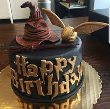 Fondant Harry Potter Cake Topper Set Etsy Harry Potter Kuchen Kuchen Torte Kindergeburtstag Kreative Desserts