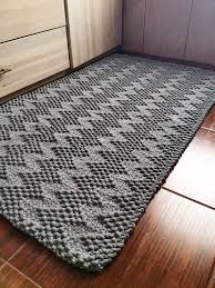 Tappeto Tappeto Per Bagno In Maglia Lavorato A Mano Rag Rug In 2020 Rag Rug Cotton Carpet Rugs