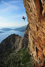 Δείτε τα «γιατί», τα «πως» και τα «που». H Ptwsh Toy Alex Honnold Sthn Kalymno Hikingexperience Gr