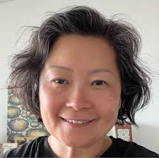 Can I stack pans together without protection?