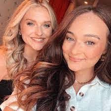 Allie Tomlinson's Instagram, Twitter & Facebook