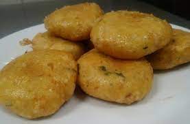 Resep perkedel kentang tanpa hancur saat digoreng ini bisa kamu buat dirumah sebagai sajian bergizi untuk keluarga. 7 Resep Perkedel Kentang Lezat Beserta Bahan Dan Cara Membuatnya