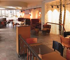 Im Balzac Limburgstrasse Gibt Es Zum Kaffee Geniessen Ein Gemutliches Erstes Obergeschoss Gemutlich Kaffee Bar Geschoss