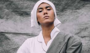 Meh sandar lagi terbitan zeel production disiarkan setiap hari isnin sehingga khamis bermula pukul 7 malam di tv3. Biodata Alicia Amin Model Yang Menjadi Pelakon Azhan Co