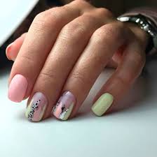 Abstract Nail Art Beach Nails Beautiful Nails To The Sea Light Summer Nails Nails Trends 2020 Original Nai In 2020 Best Nail Art Designs Stylish Nails Beach Nails