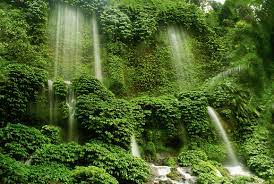 Keindahan wisata alam air terjun benang kelambu lombok memang tidak di ragukan lagi, pesonannya yang memukau dan asri menjadi daya tarik tersendiri dari objek wisata ini. 5 Air Terjun Cantik Di Lombok Lensa Lombok