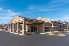 The surrounding wooded areas make this complex a charming place to live. Econo Lodge Pine Bluff Hotel Near Pine Bluff Convention Center
