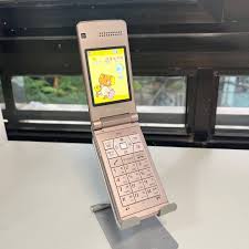 Softbank 815T Japanese Flip Phone (Pale Rose Gold) // docomo kyocera  anycall nana manga anime hachi gyaru, Mobile Phones & Gadgets, Mobile Phones,  Early Generation Mobile Phones on Carousell