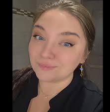 What system does your office use to communicate in office?? Ex: pt running  late, treatment plans being ready to present, lunches, doctors running  behind etc..