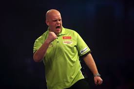 Hierdoor maakt winmau de meest radicale, functionele grip in de dartstechnologie. Michael Van Gerwen Insists He S Best Chance Of A Dutch Victory In Scotland As Darts And Football Go Head To Head Daily Record