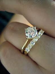 Lisa Viloria I Actually Love A Single Stone On A Very Thin Band And Then A Tiny Band Of Diamonds For The Wedding Ban Wedding Rings Anniversary Bands Engagement