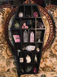 Witchy Panosundaki Pin