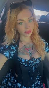 Who life dey favour go think say others are not serious. Please calm down! 