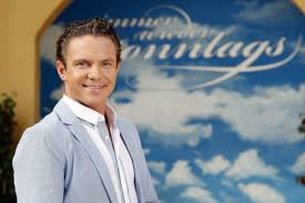 See more of stefan mross on facebook. Stefan Mross Erste Infos Zu Seiner 16 Immer Wieder Sonntags Staffel