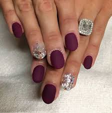 Vous aimez les faux ongles et souhaitez en apprendre un peu plus sur cet univers, alors cette chaîne est faite pour vous !! Matte Manicure Ideas 12 Ongles Bordeaux La Mode Des Ongles Dessins Ongles Mat