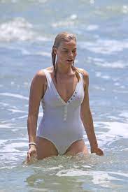 Margot robbie cameltoe