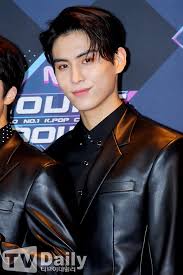 He is also an amazing dancer in his own . Yas On Twitter 200130 Yoo Taeyang At Mcountdown Photowall 1 Taeyang And Chani From Sf9 It Looks Like A Scene From A Movie Https T Co 6gdvhzjayb 2 Taeyang From Sf9 Even If
