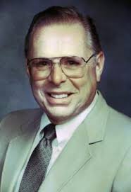 Hofbauer's desire for a corner drugstore led to Serv-U chain