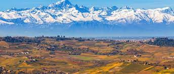 Piedmontese, lombard, occitan and arpitan: Piemont Kulturlandschaft Am Fuss Der Berge