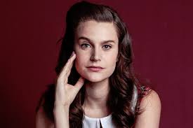 Alejandra Araya: La actriz que destaca como la envidiosa Isabel Quiroga en  “Perdona Nuestros Pecados”