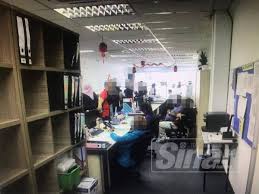 Legalisation of illegal factories programme (program pemutihan kilang tanpa kebenaran). Syarikat Diserbu Tawar Khidmat Pemutihan Warga Asing