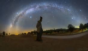 Prin mijloc, calea lactee cine trece pe ea? Calea Lactee Imagine Rara Cu Un Urias Fenomen Spectaculos Idevice Ro