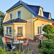 Endlich lockt die frühlingssonne wieder an den strand, wenn es auch nur zu einem ersten sonnenbad reicht. Haus Seeadler Ferienhaus Zingst Ferienhaus Zingst
