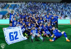 — نـ ا د ي ا لـ ـهـ ـلا ل السعودي (@alhilal_fc) april 12, 2020 ويعد نادي الهلال السعودي هو النادي الأكثر تتويجًا بالدوري السعودي في كل العصور برصيد 15 لقبا يليه نادي النصر برصيد 8 ألقاب للدوري. Ø£Ø®Ø¨Ø§Ø± 24 Ø§Ù„ÙƒØ´Ù Ø¹Ù† ØªÙØ§ØµÙŠÙ„ Ù„ÙŠÙ„Ø© ØªØªÙˆÙŠØ¬ Ø§Ù„Ù‡Ù„Ø§Ù„ Ø¨Ù„Ù‚Ø¨ Ø¯ÙˆØ±ÙŠ Ø§Ù„Ù…Ø­ØªØ±ÙÙŠÙ†