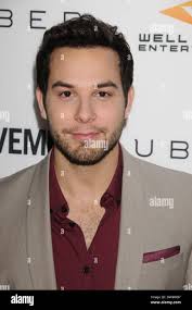 Cavemen hi-res stock photography and images