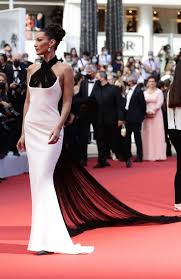 Bella hadid revealed to vogue the one red carpet look she's still embarrassed about, and why that's not really her. Bella Hadid Wears Schiaparelli Gold Lungs Dress To Cannes Film Festival Photos