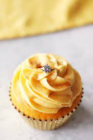 These rainbow cupcakes couldn't be any simpler with the use of candy to make all the details. 24 Karat Gold Cupcakes This Little Cupcake