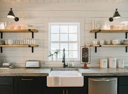 See How Hgtv Stars Chip Joanna Gaines Decorate For The Holidays Joanna Gaines Kitchen Farmhouse Kitchen Backsplash Fixer Upper Kitchen