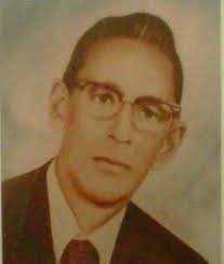 El Prof. Tomás Camacho Puente, reconocido maestro de Agua Prieta quien  fungió también como director de primaria y que su nombre lo llevó una  extinta preparatoria durante 30 años