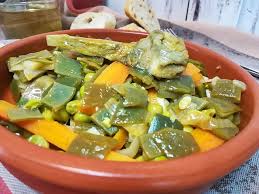 Luego añadimos la harina de maíz para que se cocine un. Menestra De Verduras En Cazuela De Barro Un Toque De Canela