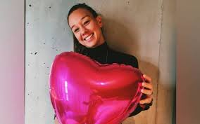 Su hija sofía orozco (30), kinesióloga y especialista en kinesiología deportiva de alto rendimiento, contrajo matrimonio con la capitana de la selección chilena christiane endler, por lo que la noticia causó revuelo. Felicidades Christiane Endler Piso El Palito Con Su Pareja En Francia