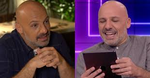 Το καλό μεσημεράκι έκανε την πιο μουσική και θεατρική τηλεοπτική πρεμιέρα της σεζόν! Nikos Moytsinas Den Fobamai Giati 8ewrw Oti Ayto Poy Eimai Den Einai Diaforetiko