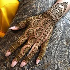 Sonika S Henna Art Sonika T On Instagram Love This Modern Bridal Henna Design Inspired By Bridal Henna Designs Modern Mehndi Designs Unique Mehndi Designs