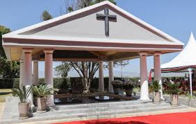 When the records remind us of these truths , we will recognize that at the end of the day , it is the indomitable spirit of the kenyan people ; State House Kenya On Twitter 1 3 President Uhuru Kenyatta Speaks At The First Memorial Service Of Former President Daniel Toroitich Arap Moi At The Family S Home In Kabarak Nakuru County Https T Co Jjhbbtpujr