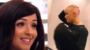 First dater praised for removing her wig during dinner