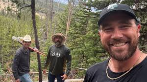 Travis Kelce Shares Offseason Pics With Austin Swift and Jason Kelce