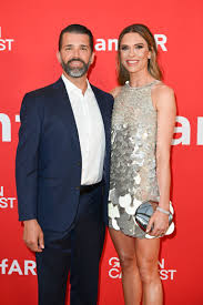 Donald Trump Jr. đã thỏa hiệp (và van tres) với người có ảnh hưởng ở Palm Beach Bettina Anderson | Người nổi tiếng