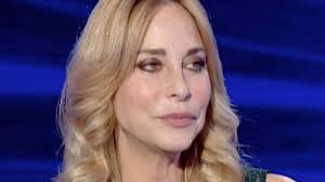 Stefania orlando, le foto su instagram lasciano i fan a bocca aperta. Stefania Orlando Alba Parietti Confessa Ha Il Coraggio Di Rischiare Lanostratv