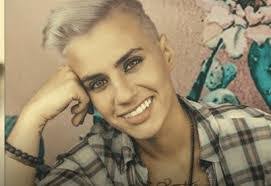 Leah Archer's Instagram, Twitter & Facebook