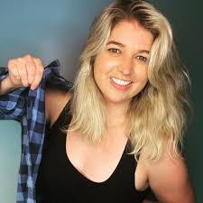 Kristen Scheer's Instagram, Twitter & Facebook